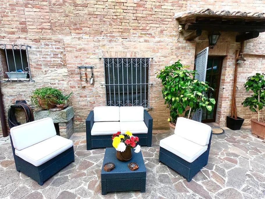 Casa Lazzaro Al Centro Di Siena Vila Exterior foto