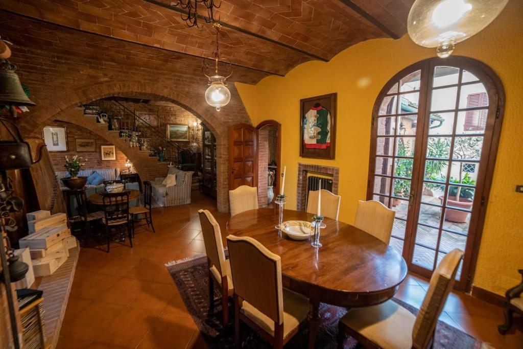 Casa Lazzaro Al Centro Di Siena Vila Exterior foto
