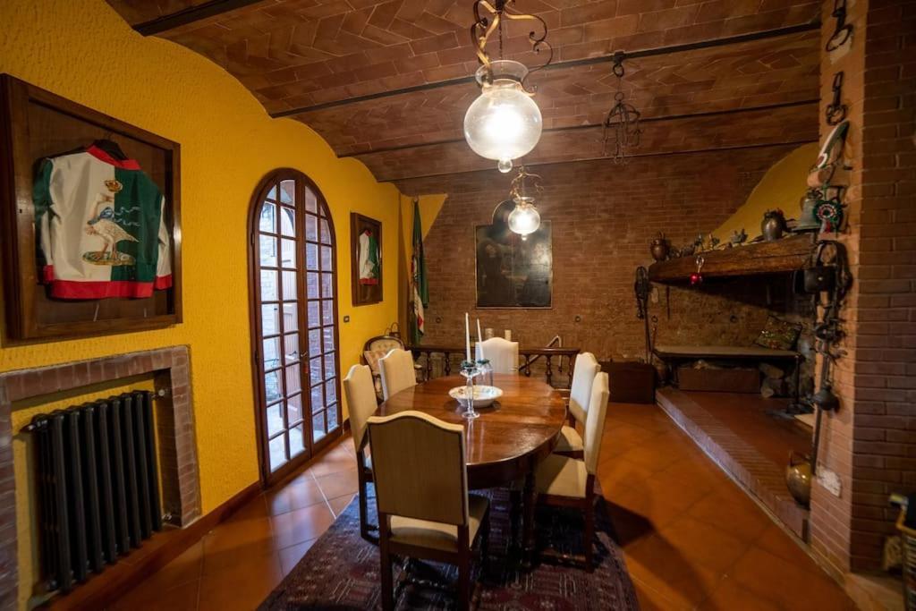 Casa Lazzaro Al Centro Di Siena Vila Exterior foto