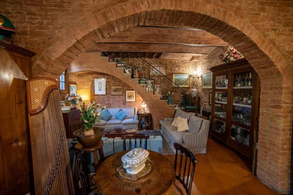 Casa Lazzaro Al Centro Di Siena Vila Exterior foto